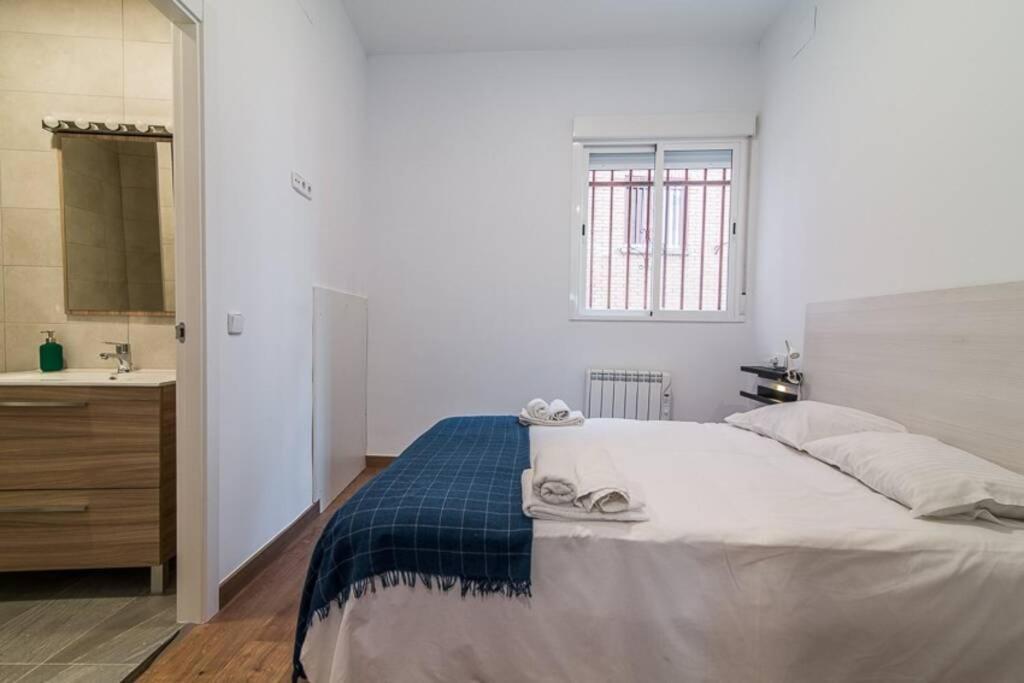 #15Pin-1 Apartamento De Un Dormitorio En Tetuan Madrid Eksteriør billede
